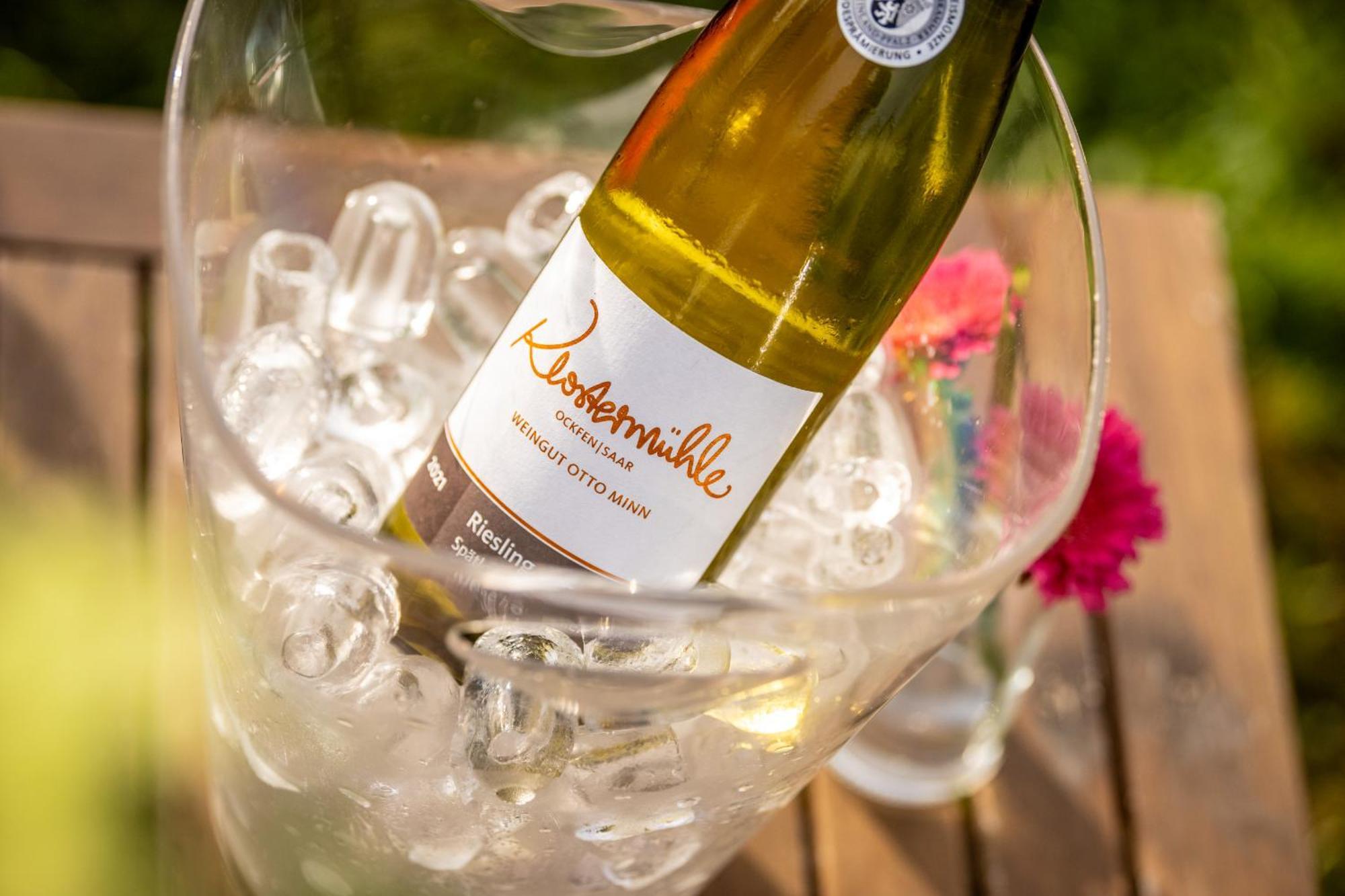 Weinhotel Restaurant Klostermuehle Ockfen Eksteriør bilde