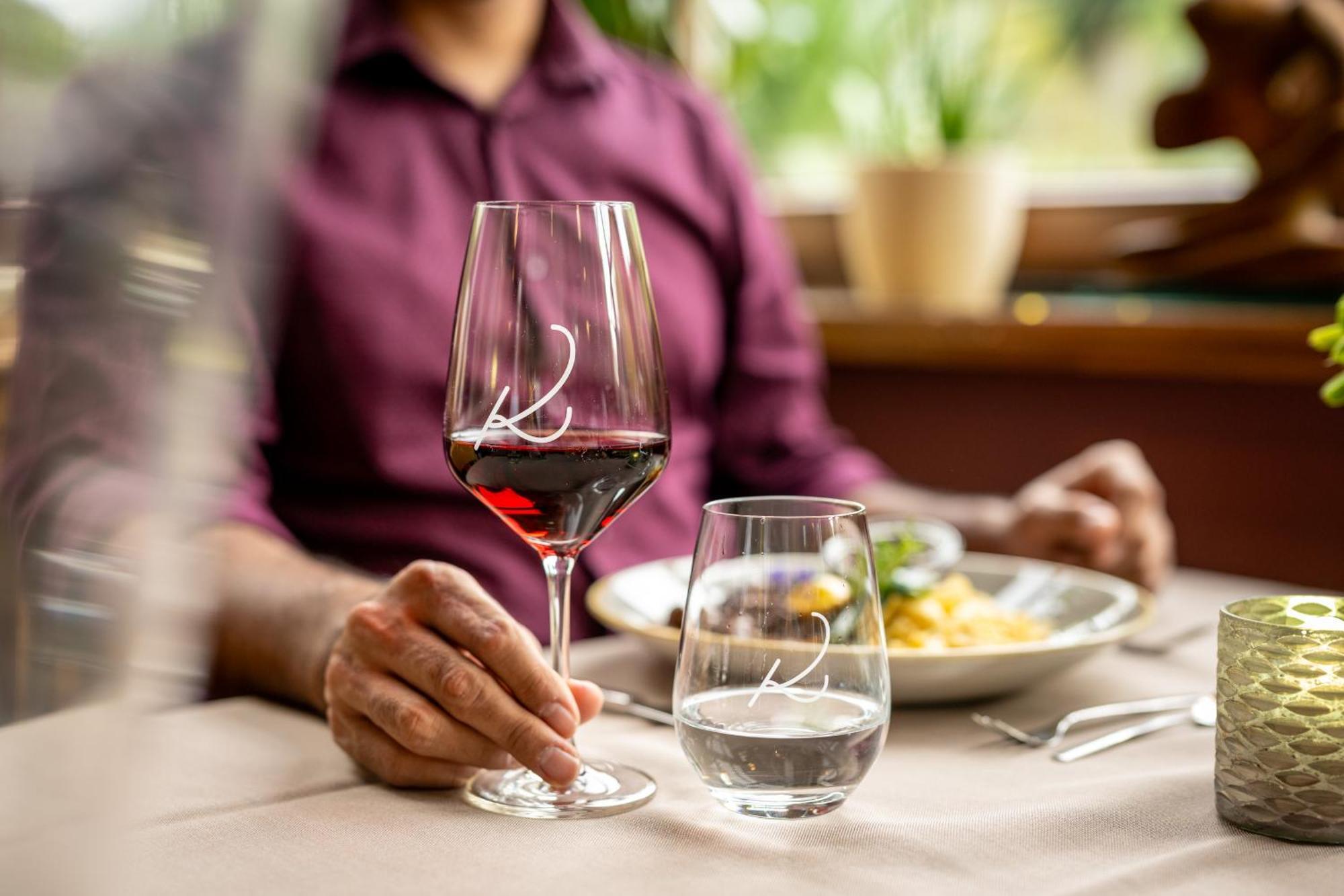 Weinhotel Restaurant Klostermuehle Ockfen Eksteriør bilde