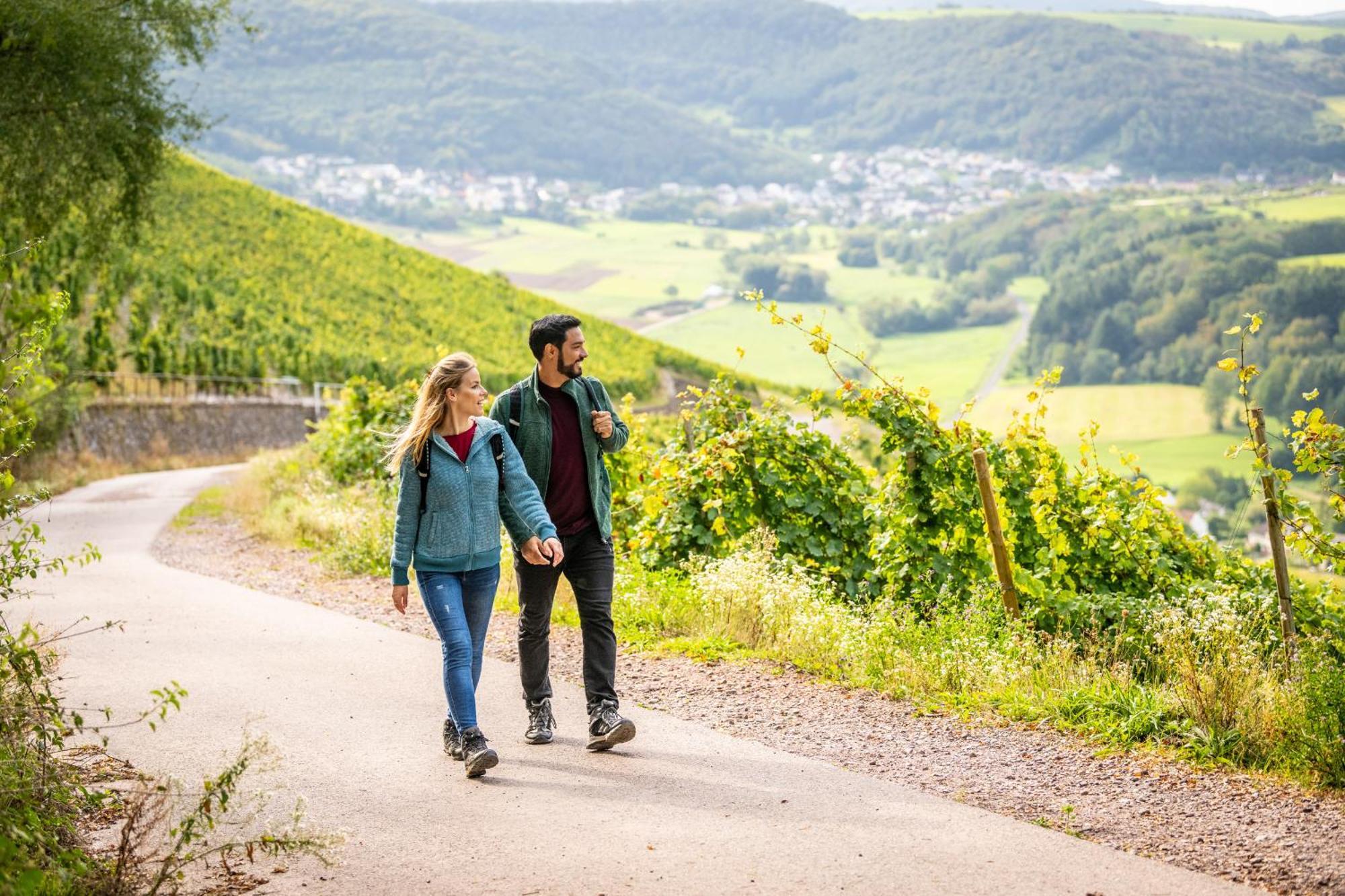 Weinhotel Restaurant Klostermuehle Ockfen Eksteriør bilde